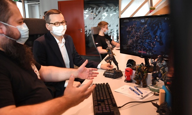 Premier: Rozważamy, aby treści z gier komputerowych wchodziły do lektur nieobowiązkowych