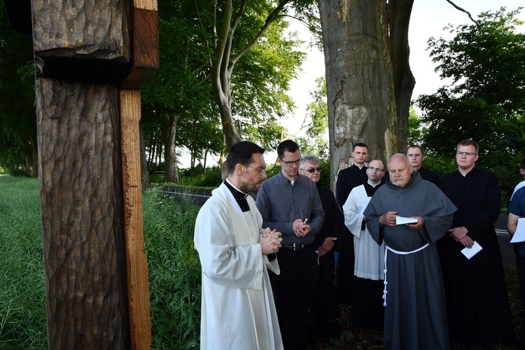 Błogosławieństwo kapliczki w miejscu śmierci ks. Wójtowicza