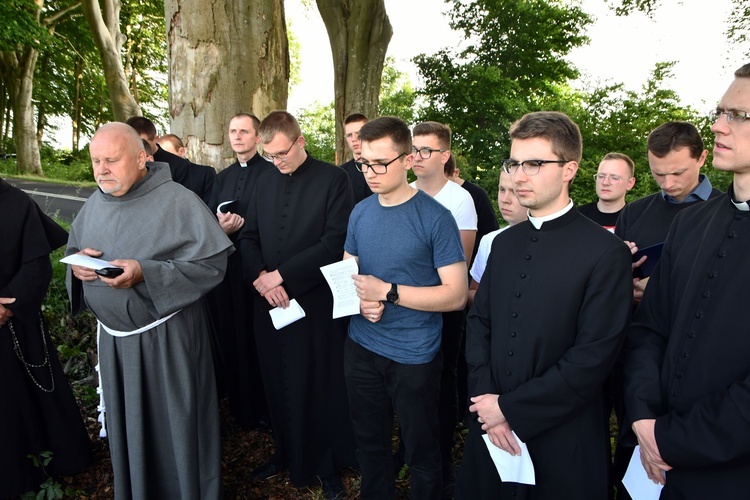 Błogosławieństwo kapliczki w miejscu śmierci ks. Wójtowicza