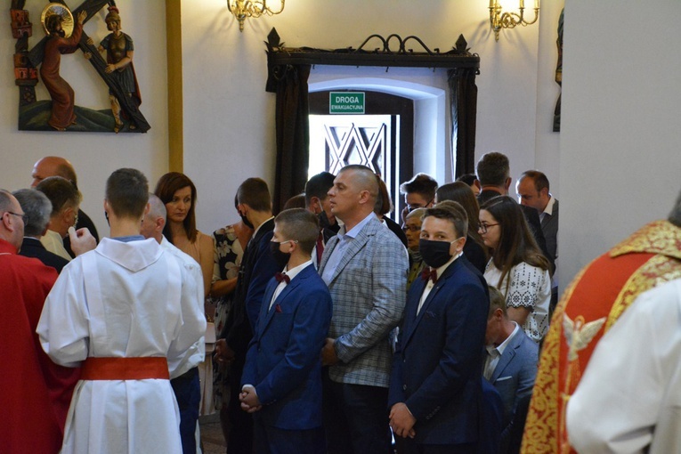 Bierzmowanie w sądeckiej Zawadzie