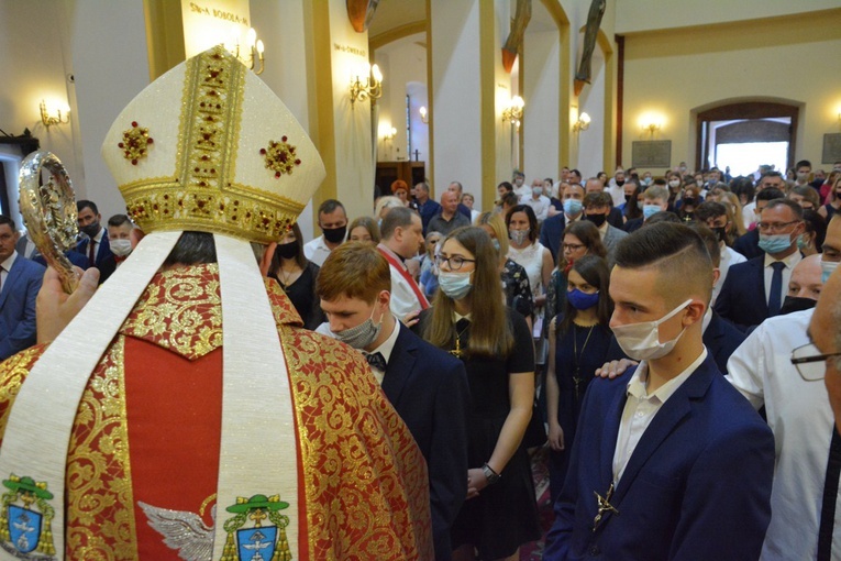 Bierzmowanie w sądeckiej Zawadzie