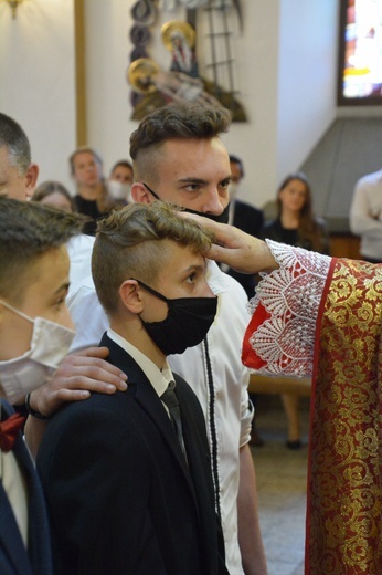 Bierzmowanie w sądeckiej Zawadzie