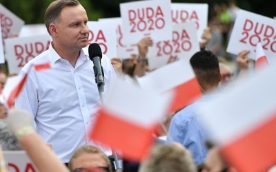 Duda: Mogłyby być przepisy, które jednoznacznie chroniłyby dzieci przed adopcją przez pary jednopłciowe