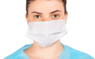 Noszenie masek kluczowe dla powstrzymania epidemii COVID-19