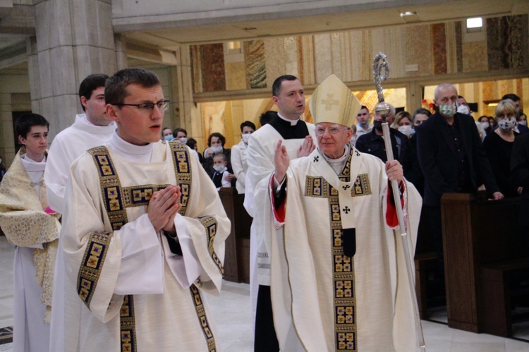 Błogosławieństwo nowych nadzwyczajnych szafarzy Komunii Świętej 2020