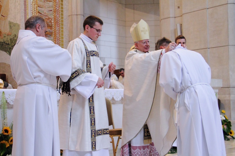 Błogosławieństwo nowych nadzwyczajnych szafarzy Komunii Świętej 2020