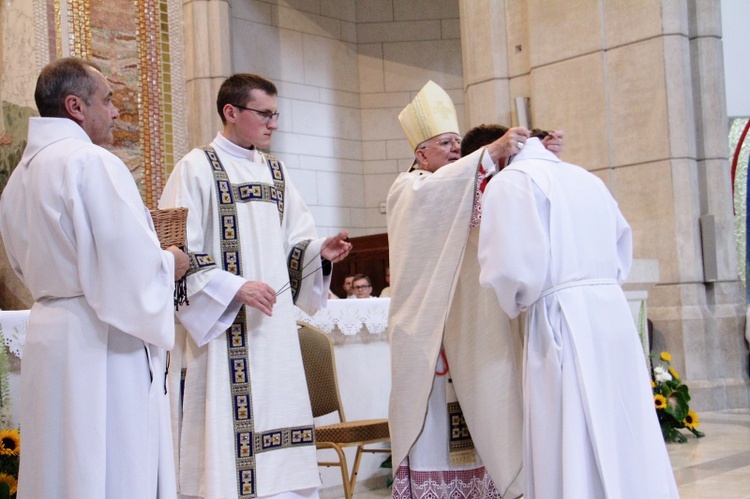 Błogosławieństwo nowych nadzwyczajnych szafarzy Komunii Świętej 2020