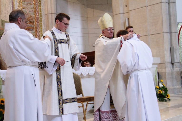 Błogosławieństwo nowych nadzwyczajnych szafarzy Komunii Świętej 2020