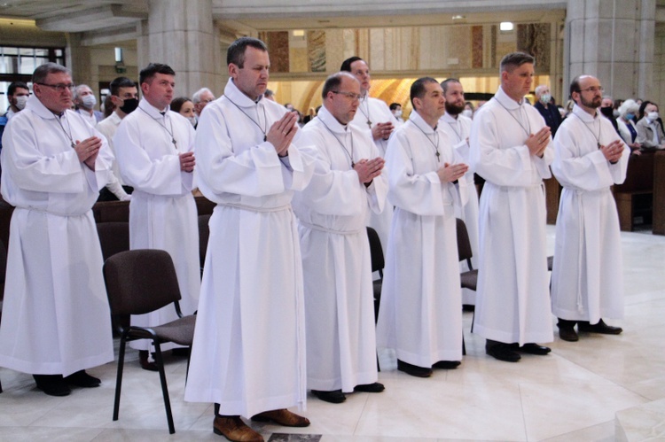 Błogosławieństwo nowych nadzwyczajnych szafarzy Komunii Świętej 2020