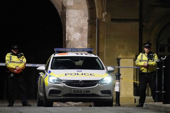 Brytyjska policja potwierdziła trzy ofiary śmiertelne ataku nożownika