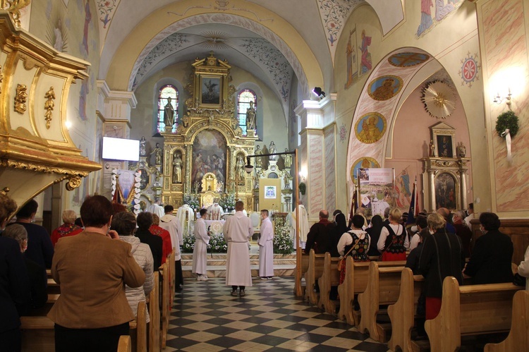 Łącko. 800-lecie parafii i 300. rocznica konsekracji kościoła