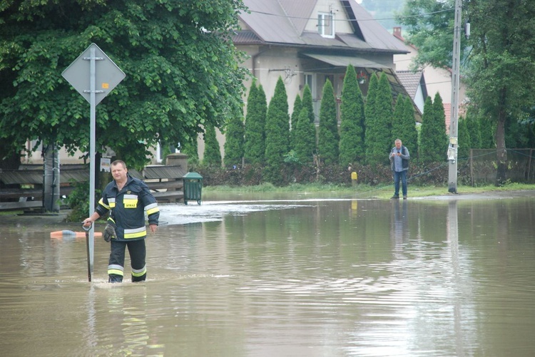 Zalane centrum Łapanowa