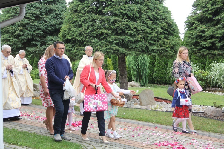 Koszyce Małe. Ogłoszenie św. Małgorzaty Marii Alacoque drugą patronką kościoła