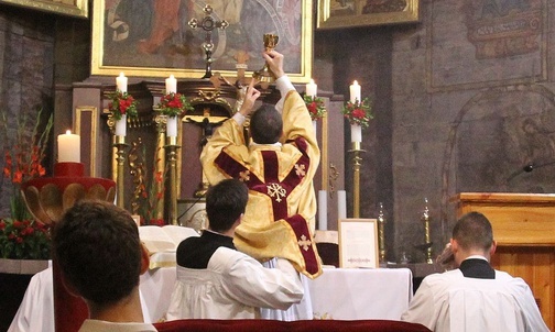 Jubileuszowa Msza św. trydencka w Mikuszowicach Krakowskich.