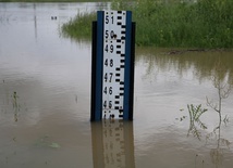 Poziom wody w Wiśle w stanie ostrzegawczym