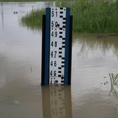 Poziom wody w Wiśle w stanie ostrzegawczym