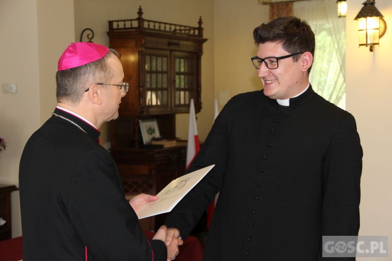 Dekrety dla neoprezbiterów