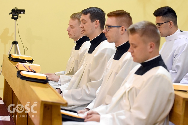 Przysięga przed świeceniami diakonatu
