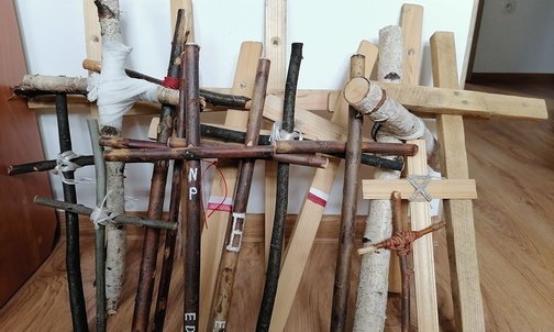 Pątnicy w małych grupach pielgrzymują na trasach EDK