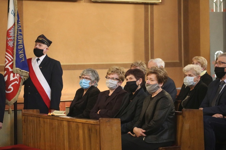 Modlitwa przy trumnie śp. ks. prał. Zbigniewa Powady