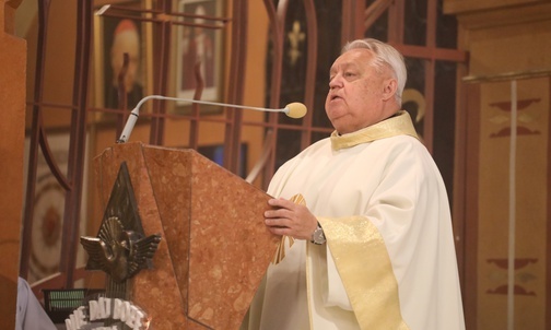 Homilię wygłosił ks. Piotr Brząkalik.