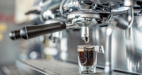 Ostatnie badania dowodzą, że zdrowsza jest kawa filtrowana niż jej „fusiasta” wersja.