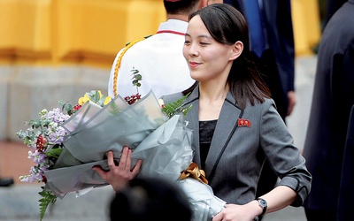 Kim Jo Dżong, siostra Kim Dżong Una, uczestniczyła w rozmowach brata z prezydentem Korei Płd. Mówi się, że to na jej rozkaz wysadzono w powietrze biuro łącznikowe, które miało służyć komunikacji między dwoma państwami koreańskimi.