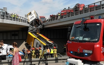 Nieoficjalnie: Kierowca autobusu, który spadł z S8, był pod wpływem amfetaminy