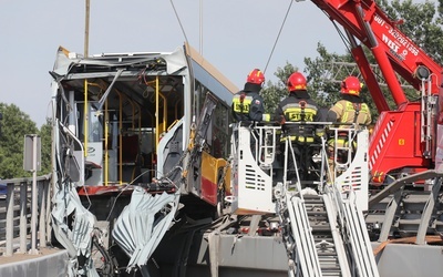 Prokuratura: tymczasowy areszt na 3 miesiące dla kierowcy, który doprowadził do wypadku autobusu