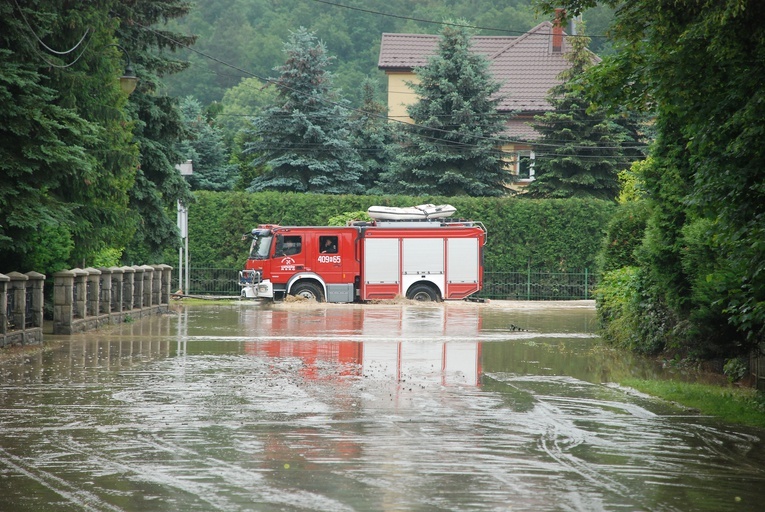 Archidiecezja. Abp Skworc apeluje o pomoc dla powodzian