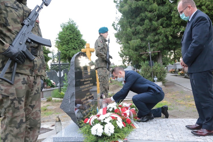 Obelisk w Lubzinie