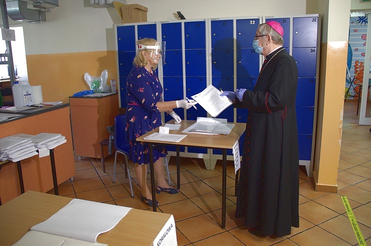 Metropolita gdański głosował wyborach na prezydenta RP 2020