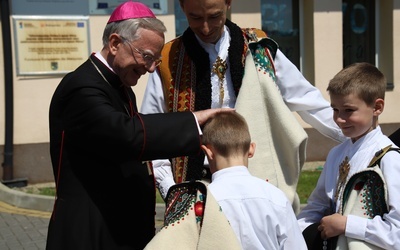 Niedzica. Abp Jędraszewski z góralami