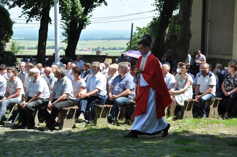 Pielgrzymka mężczyzn i młodzieńców na Górę Świętej Anny