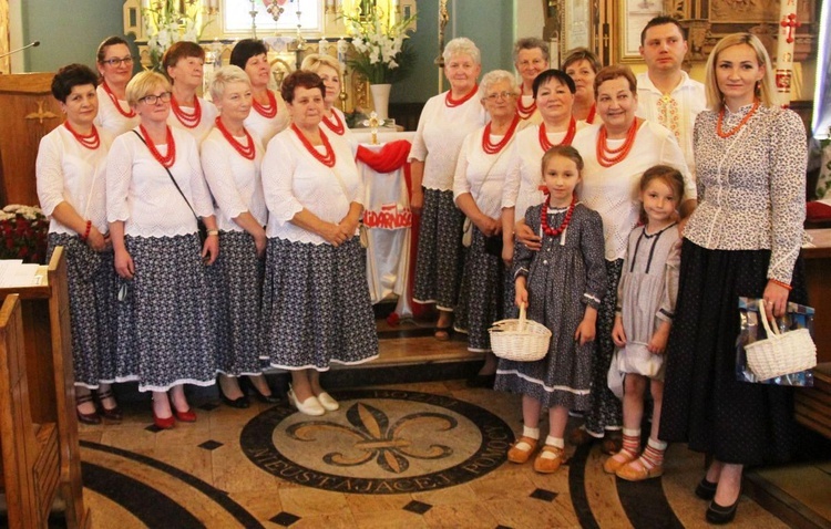 Wprowadzenie relikwii bł. ks. Jerzego Popiełuszki w Rycerce Górnej