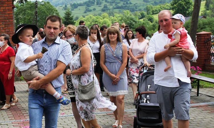 Wprowadzenie relikwii bł. ks. Jerzego Popiełuszki w Rycerce Górnej