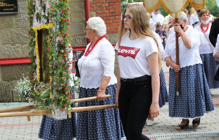 Wprowadzenie relikwii bł. ks. Jerzego Popiełuszki w Rycerce Górnej