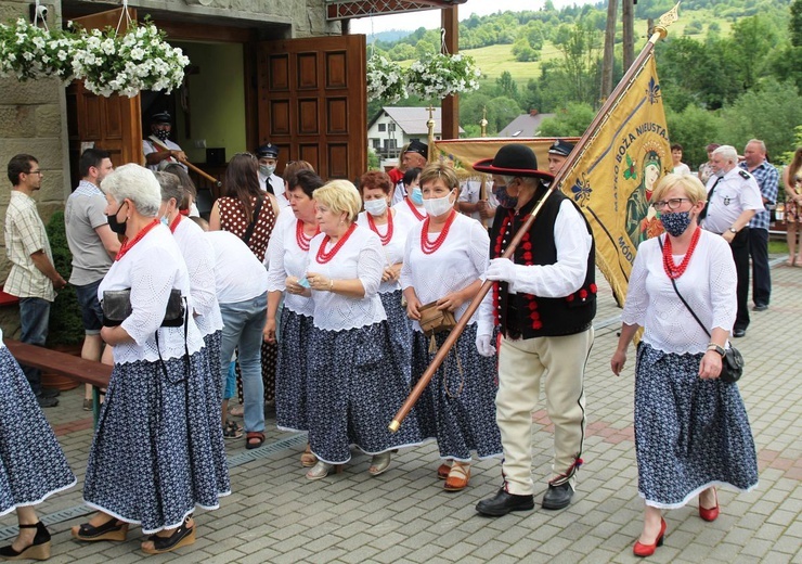 Wprowadzenie relikwii bł. ks. Jerzego Popiełuszki w Rycerce Górnej