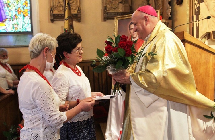 Wprowadzenie relikwii bł. ks. Jerzego Popiełuszki w Rycerce Górnej