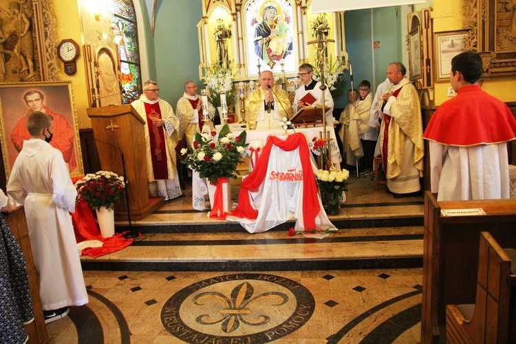 Wprowadzenie relikwii bł. ks. Jerzego Popiełuszki w Rycerce Górnej