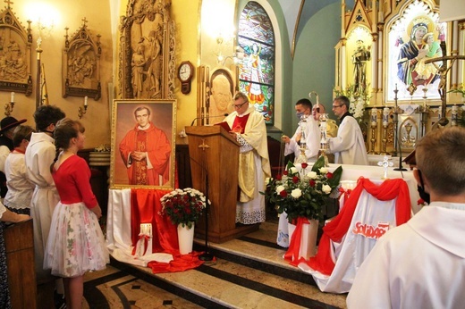 Wprowadzenie relikwii bł. ks. Jerzego Popiełuszki w Rycerce Górnej