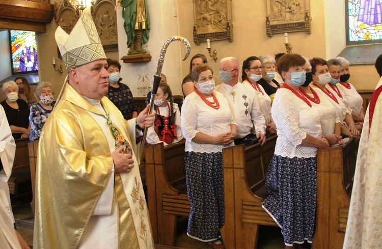 Wprowadzenie relikwii bł. ks. Jerzego Popiełuszki w Rycerce Górnej