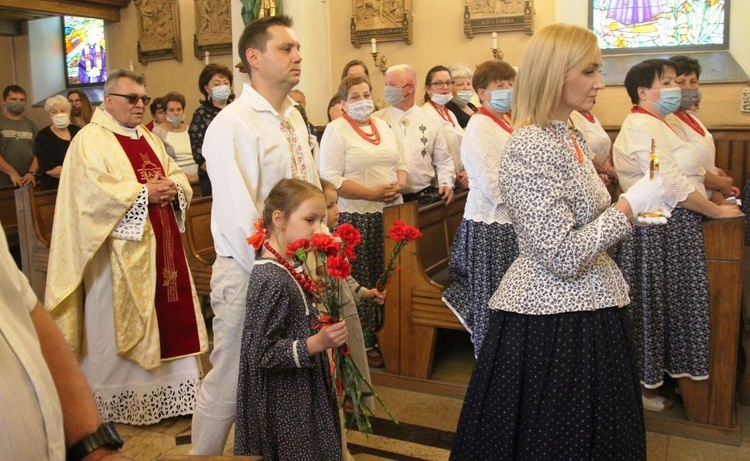 Wprowadzenie relikwii bł. ks. Jerzego Popiełuszki w Rycerce Górnej