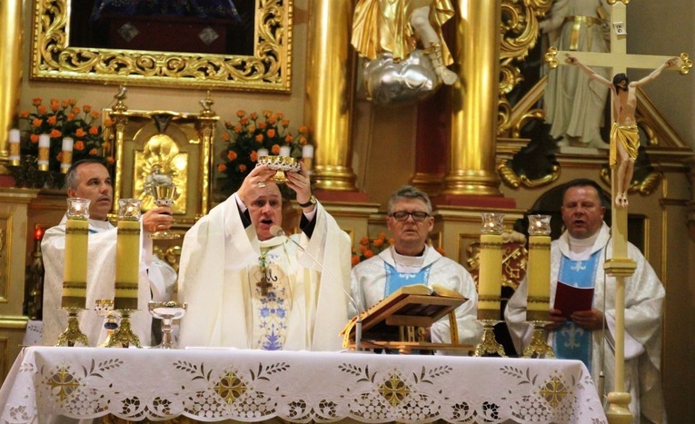 Czuwanie hałcnowskie z neoprezbiterami - czerwiec 2020