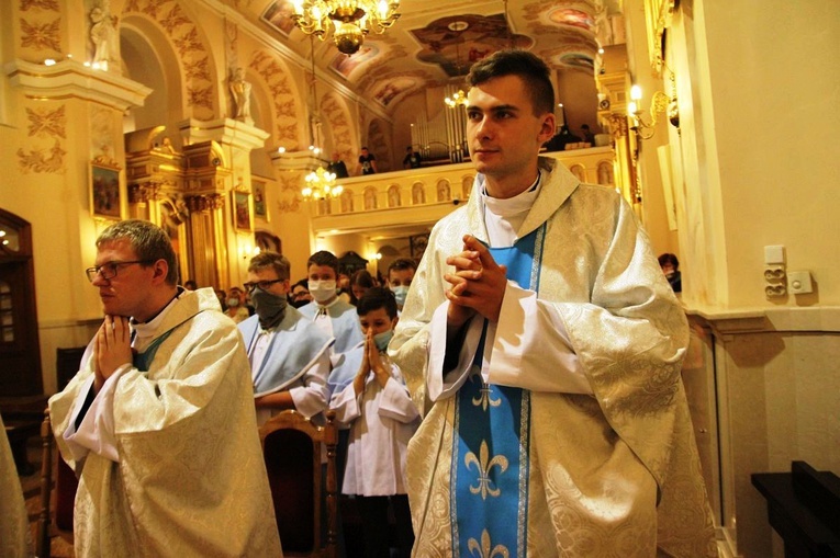 Czuwanie hałcnowskie z neoprezbiterami - czerwiec 2020