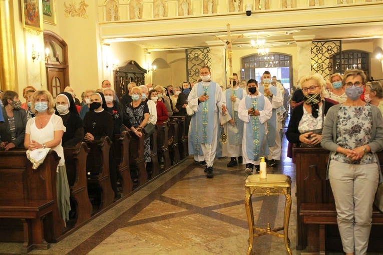 Czuwanie hałcnowskie z neoprezbiterami - czerwiec 2020