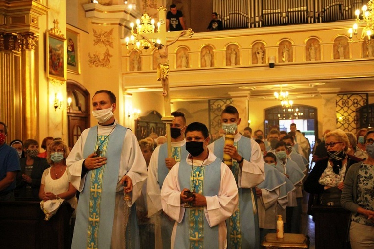 Czuwanie hałcnowskie z neoprezbiterami - czerwiec 2020