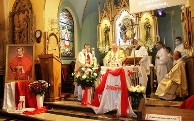 Odpustowej Mszy św. w Rycerce Górnej przewodniczył bp Piotr Greger.