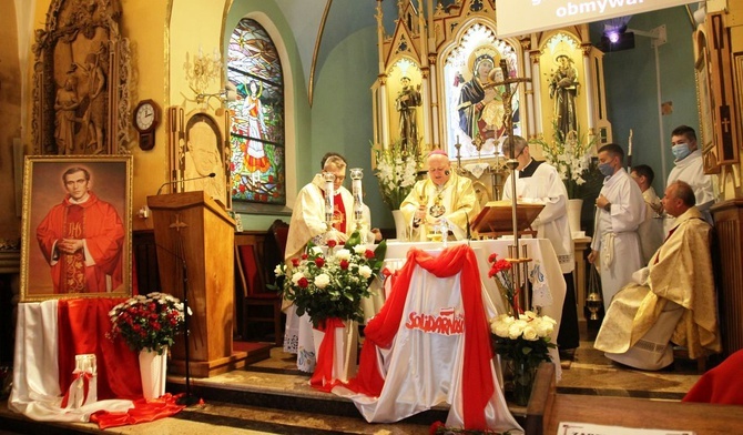 Odpustowej Mszy św. w Rycerce Górnej przewodniczył bp Piotr Greger.