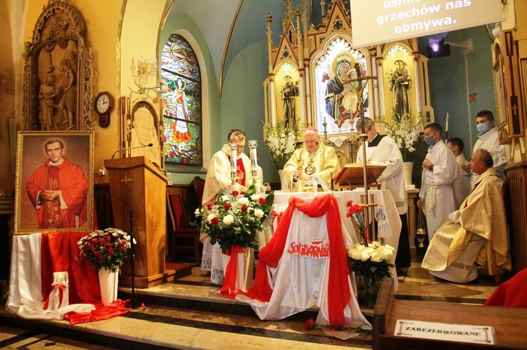 Odpustowej Mszy św. w Rycerce Górnej przewodniczył bp Piotr Greger.